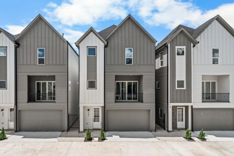 Photo of 619 Skyland Terrace Way, Houston, TX 77009 (MLS # 36754133)