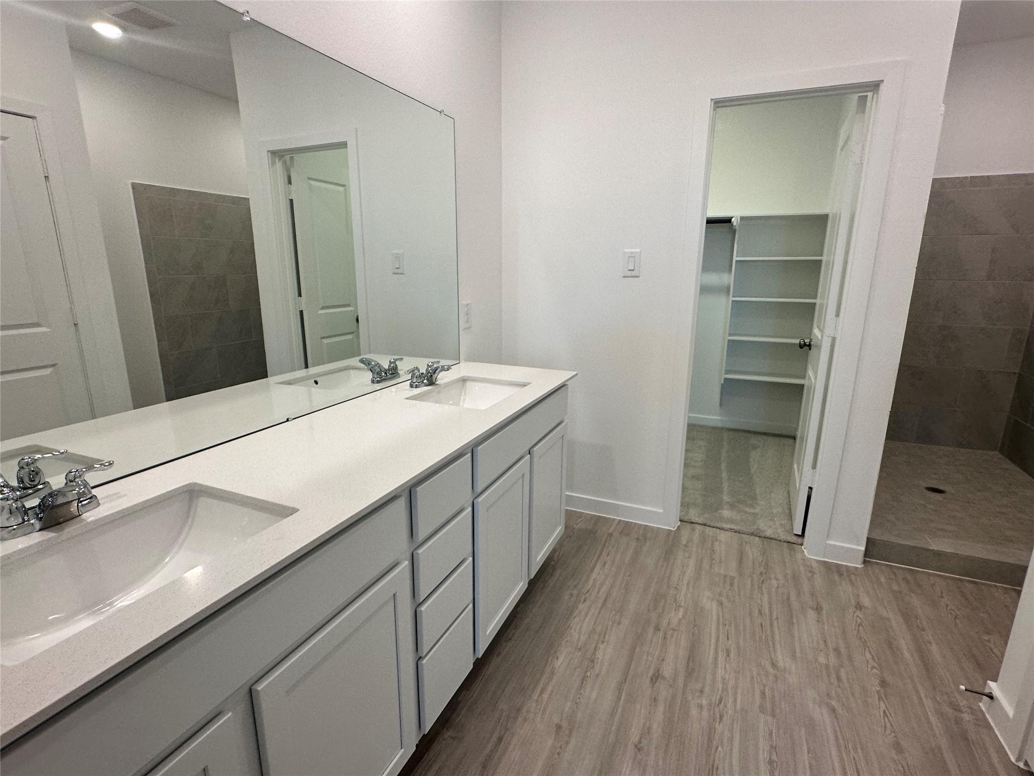 2514 Rose Gold Drive