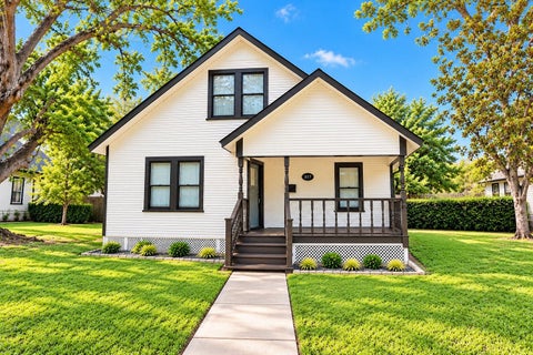 Photo of 317 E Locust Street, Angleton, TX 77515 (MLS # 9835759)