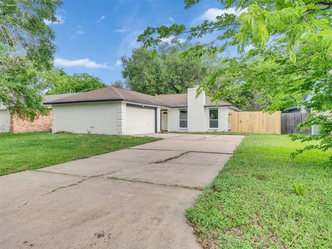 Photo of 3915 Brumbelow Street, Rosenberg, TX 77471 (MLS # 25475436)