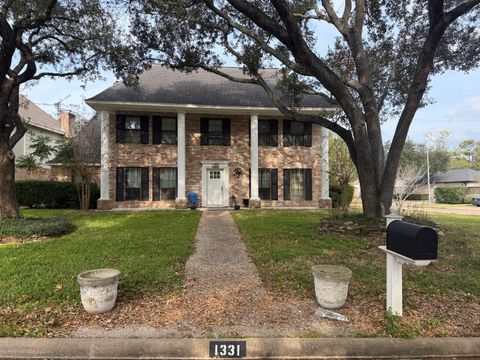 Homes For Sale - 1331 Dominion Drive<br/> Katy, TX 77450