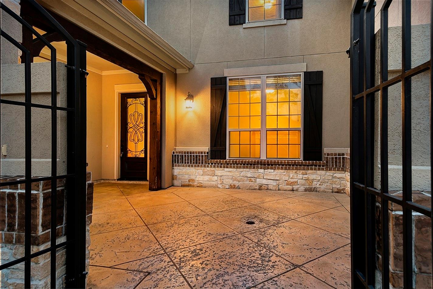 27 Tioga Place