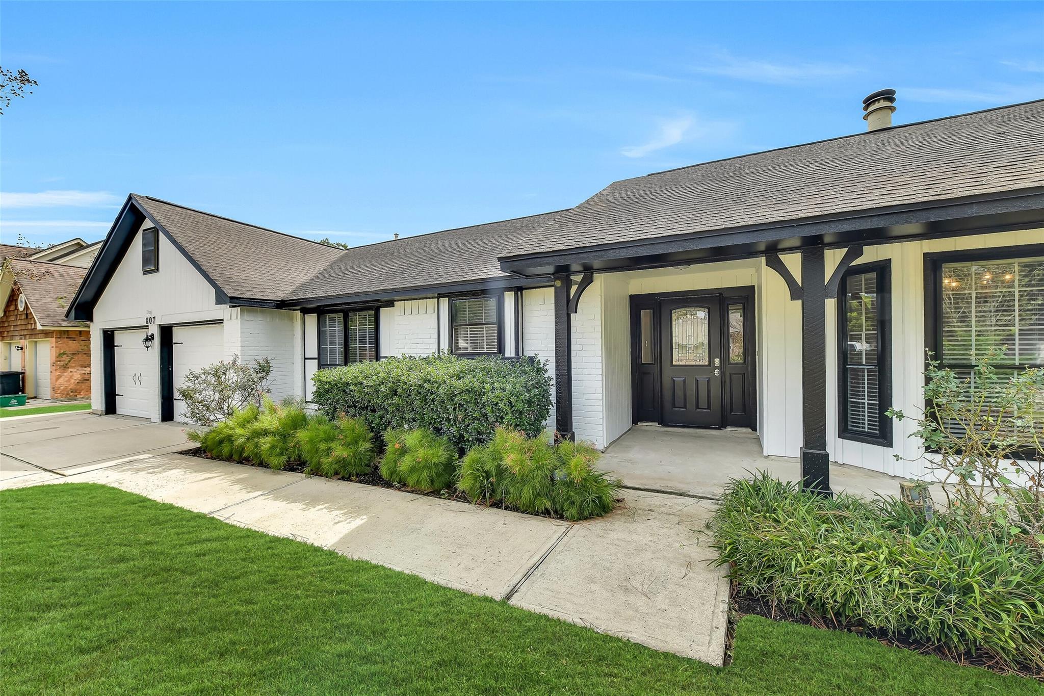 807 Sandringham Drive