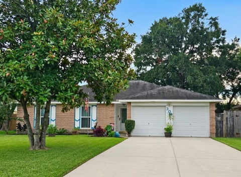 Photo of 304 Cherry Court, La Porte, TX 77571 (MLS # 4845881)