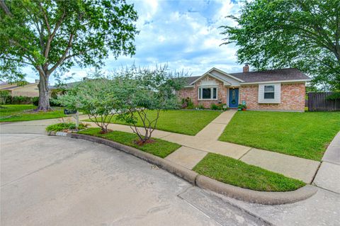 Photo of 11826 Monticeto Lane, Meadows Place, TX 77477 (MLS # 22251800)