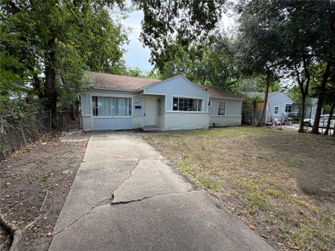 Photo of 10109 Fairland Drive, Houston, TX 77051 (MLS # 96494759)