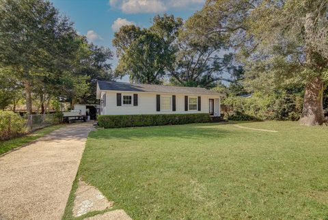 Photo of 1835 N San Jacinto Street, Liberty, TX 77575 (MLS # 34283223)