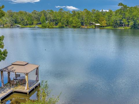 Photo of 815 County Road 3170, Colmesneil, TX 75938 (MLS # 27926692)