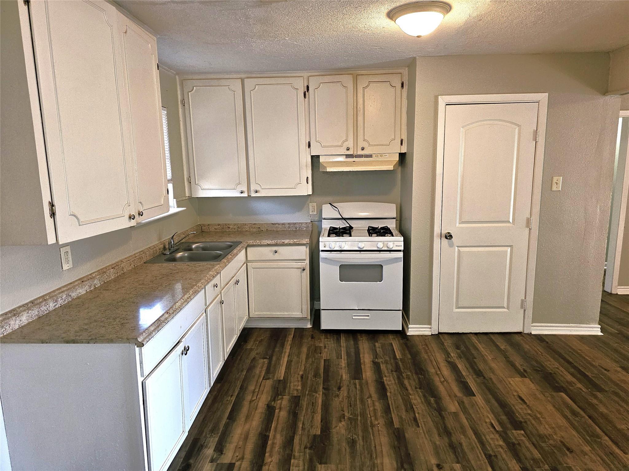 1314 N Natchez Drive