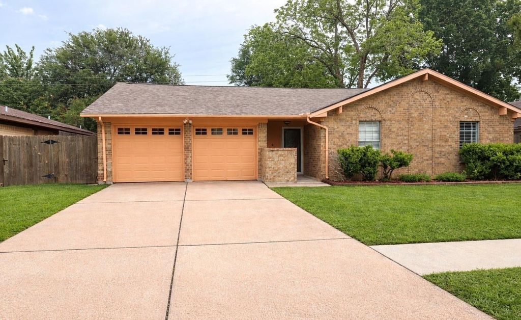 Photo of 4223 Yosemite Drive, Pasadena, TX 77504 (MLS # 96045636)