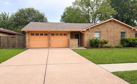 Photo of 4223 Yosemite Drive, Pasadena, TX 77504 (MLS # 96045636)