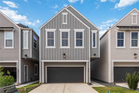 Photo of 324 Charlock St Street, Houston, TX 77022 (MLS # 54263666)