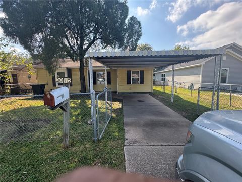 Tiny photo for 3012 Melbourne Street, Houston, TX 77026 (MLS # 67333716)