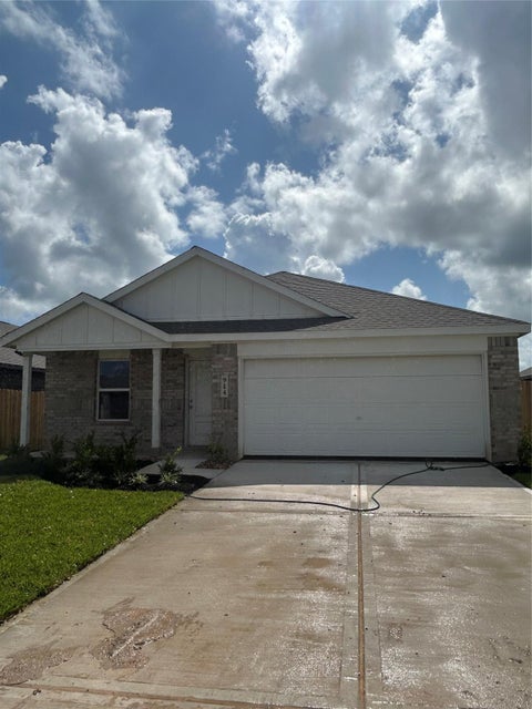 Photo of 914 Constitution Drive, Bay City, TX 77414 (MLS # 27570977)