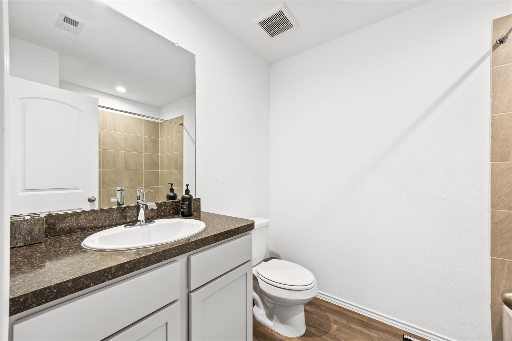 14200 Yellow Jacket Court