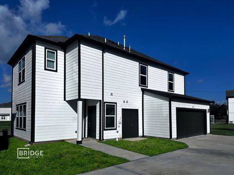 Photo of 134 Pecan Lane Ln, Lake Jackson, TX 77566 (MLS # 2278379)