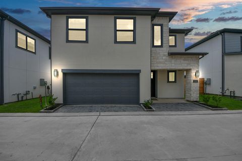 Photo of 12010 Royal Oaks Banner Way, Houston, TX 77082 (MLS # 86236724)