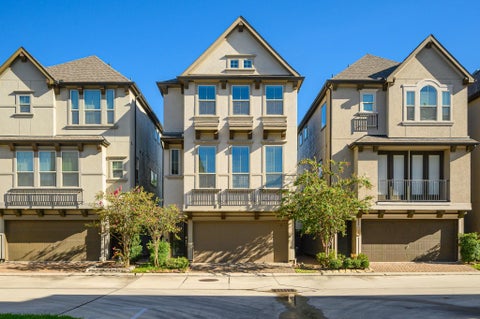 Photo of 10716 Addicks Oaks Place, Houston, TX 77043 (MLS # 14270242)