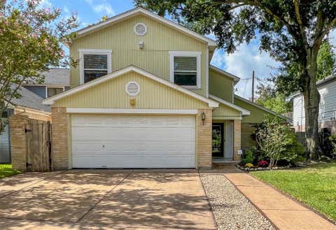 Photo of 9807 Oak Point Drive, Houston, TX 77055 (MLS # 51996735)