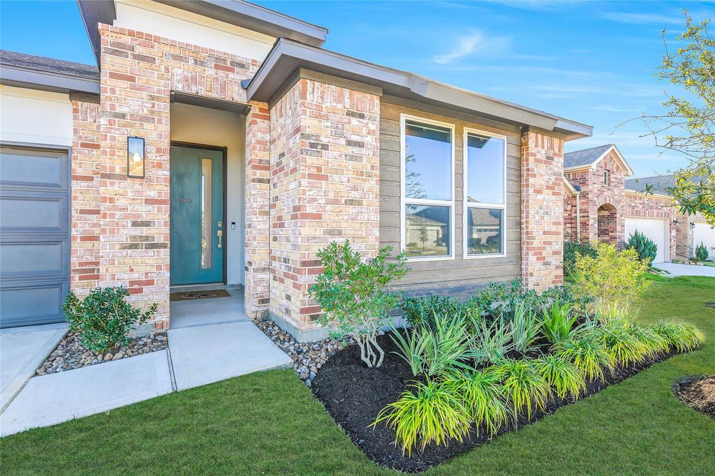 Photo of 136 Eliana Shores Drive, Katy, TX 77493 (MLS # 98625618)