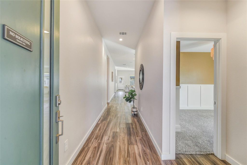 Photo of 136 Eliana Shores Drive, Katy, TX 77493 (MLS # 98625618)