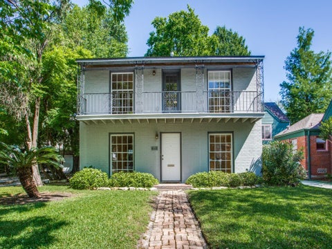 Photo of 2250 W Main Street, Houston, TX 77098 (MLS # 58032128)