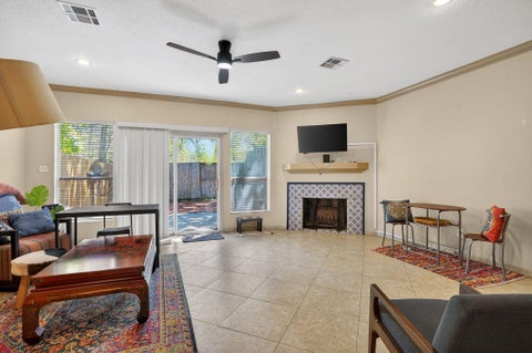 Townhouse For Sale - 12203 Glenview Drive Drive<br/> Montgomery, TX 77356