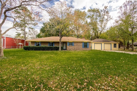 Photo of 102 Sue Lane, Highlands, TX 77562 (MLS # 72430450)