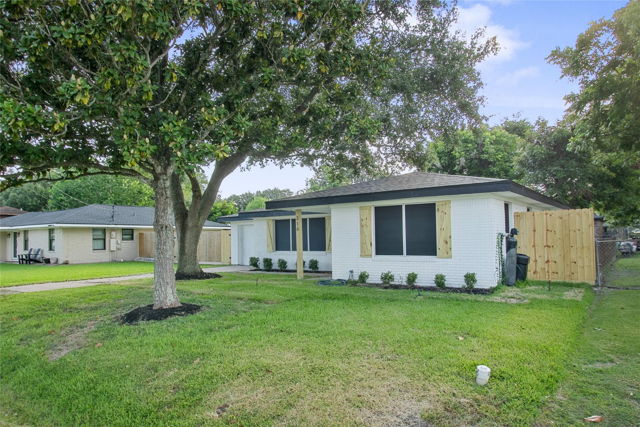 316 S Noble Road
