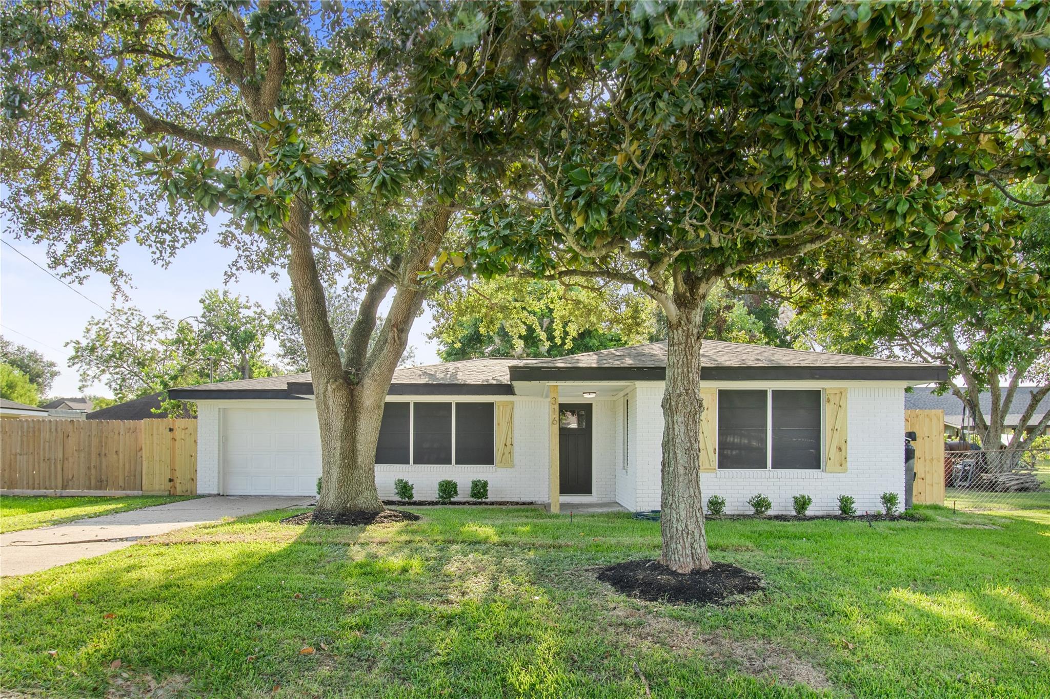 316 S Noble Road