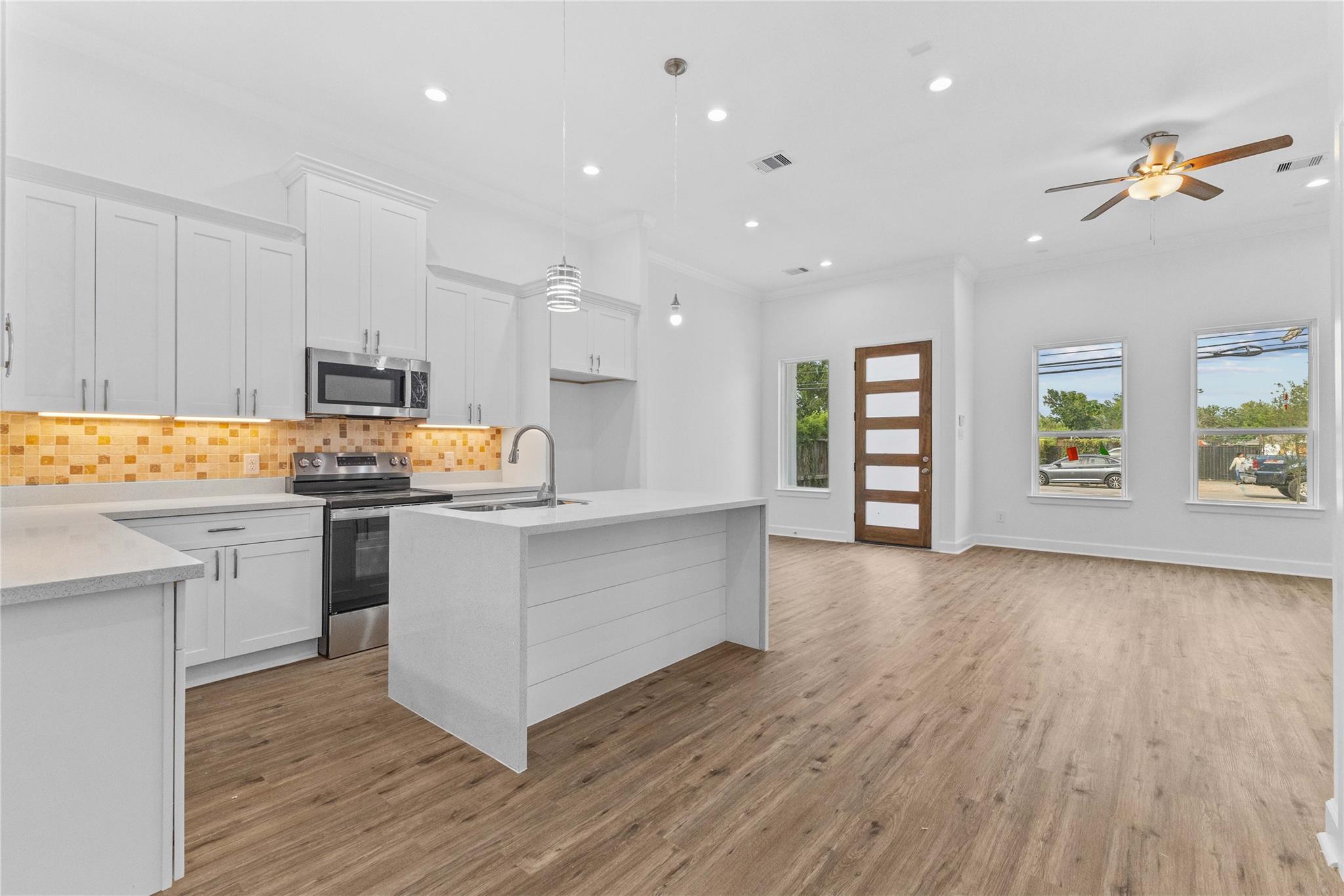 7805 Farnsworth Street A