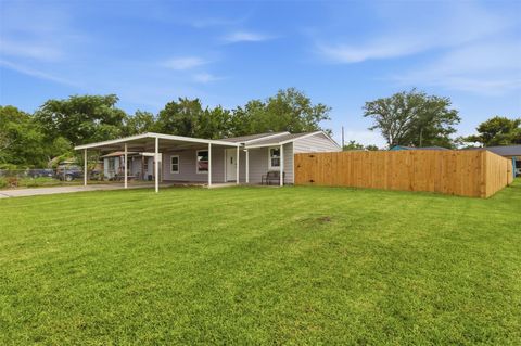 Photo of 2307 Windsor Lane, Pasadena, TX 77506 (MLS # 9645377)