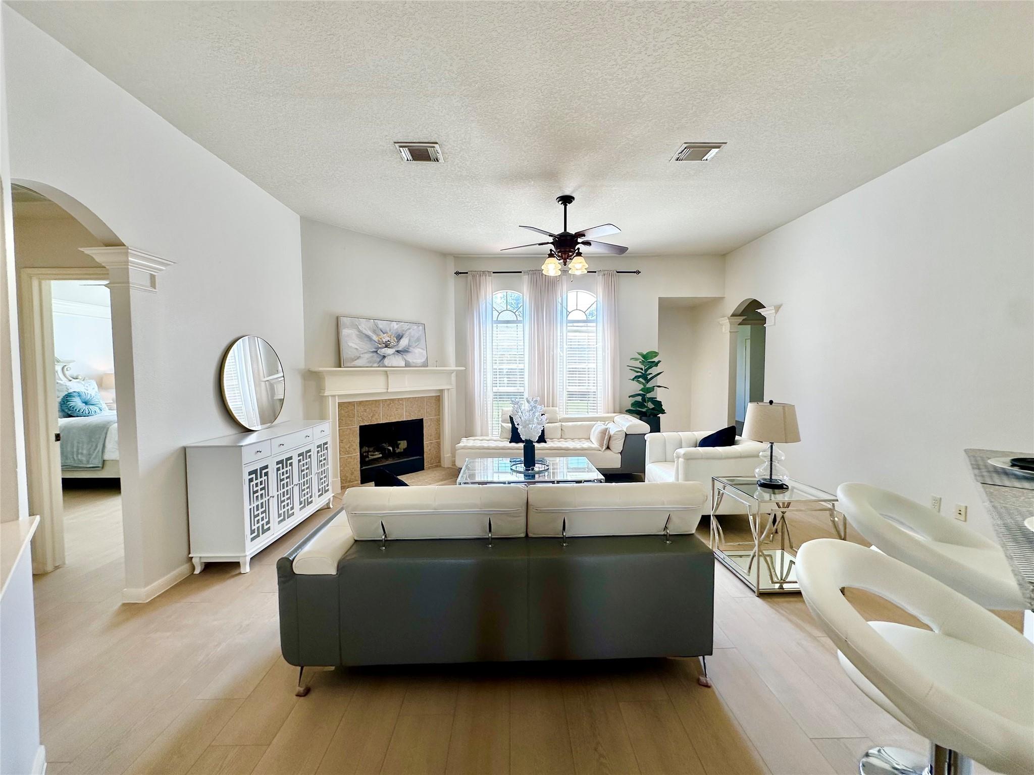 5822 Carta Valley Lane