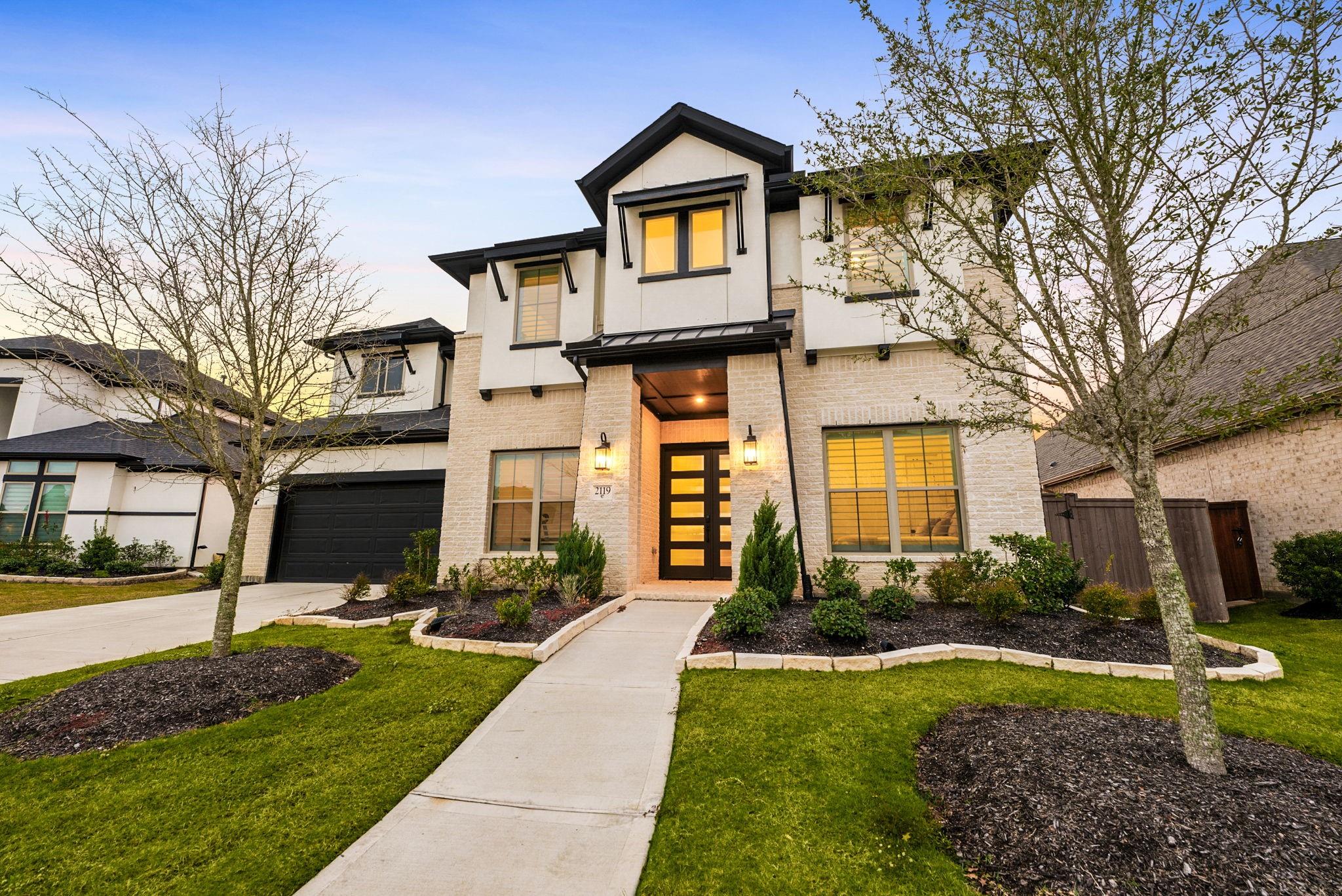 2119 Myrtle Manor Lane