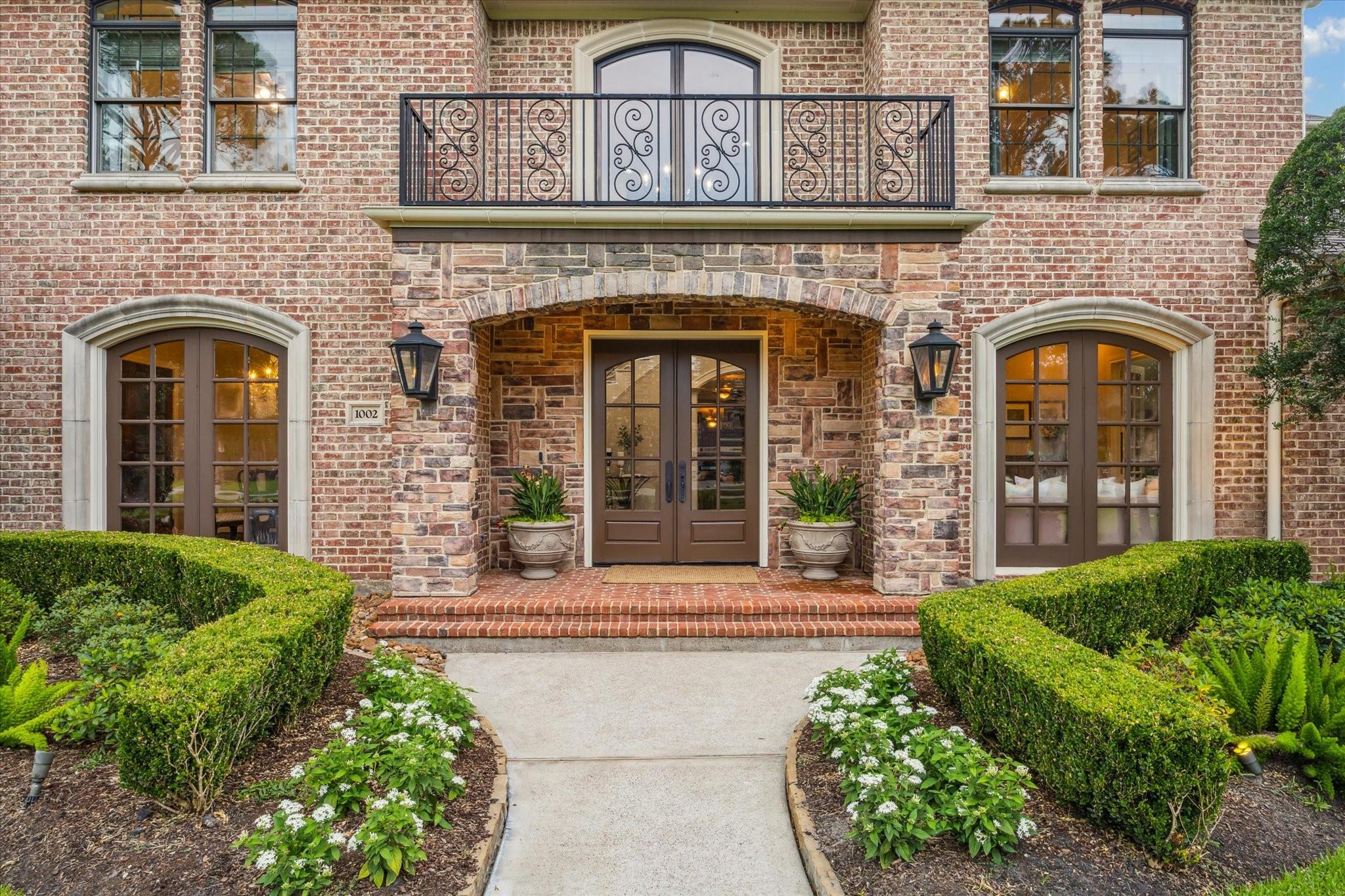 1002 Cowards Creek Court
