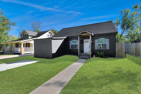 Photo of 115 Morrell Street, Baytown, TX 77520 (MLS # 40006213)