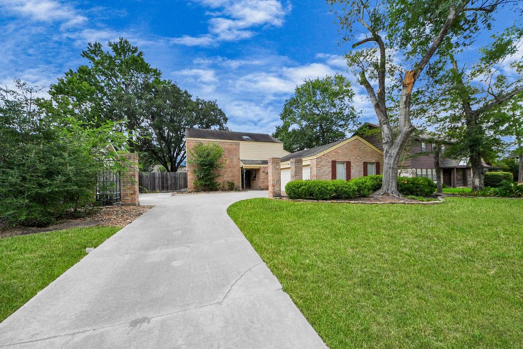 Photo of 6706 Trebeck Lane, Spring, TX 77379 (MLS # 21583078)