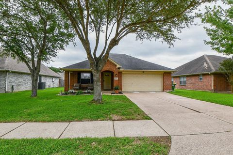 Photo of 4107 Merlet Drive, Pearland, TX 77584 (MLS # 7392230)