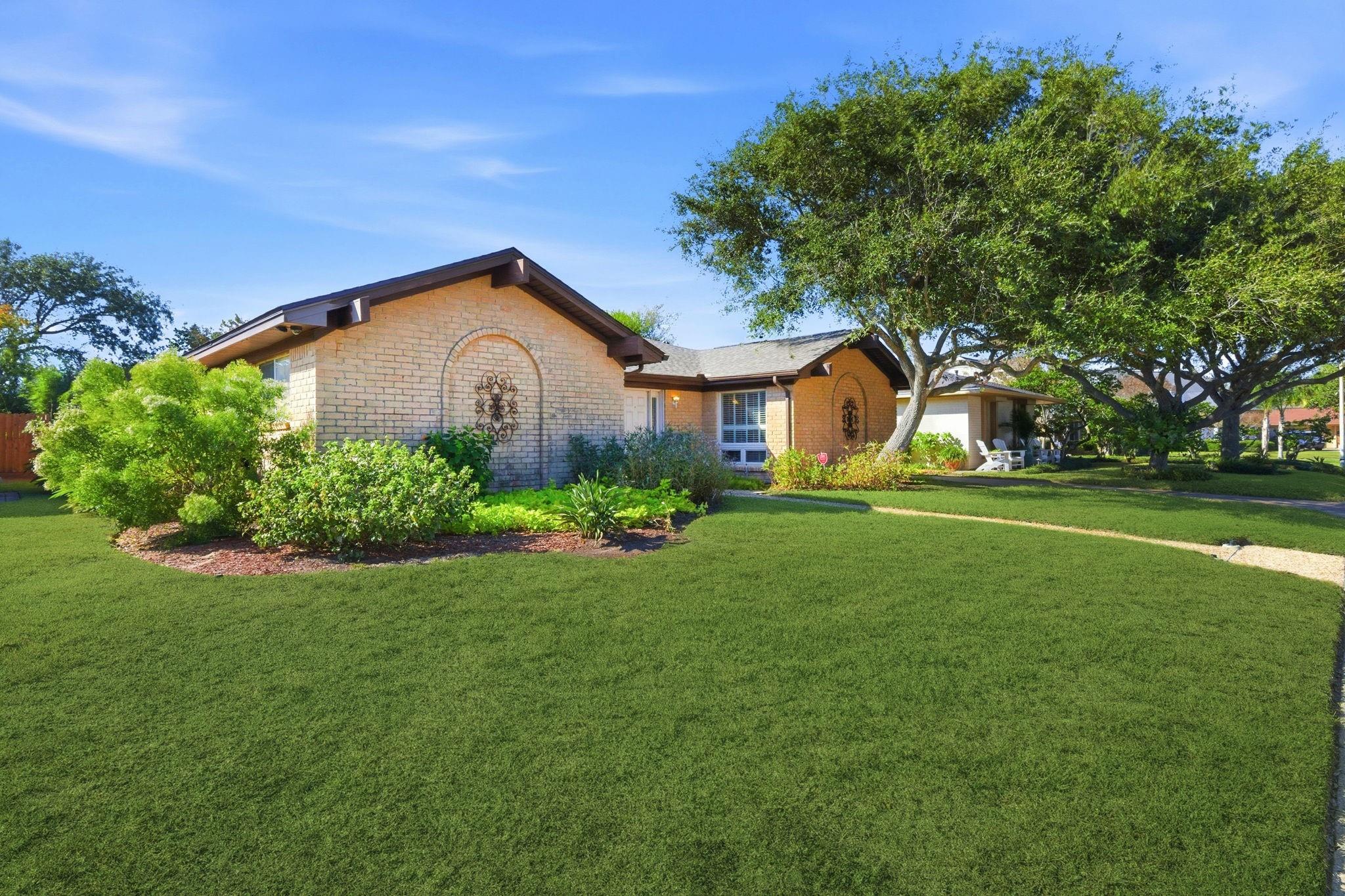 7738 Beaudelaire Circle