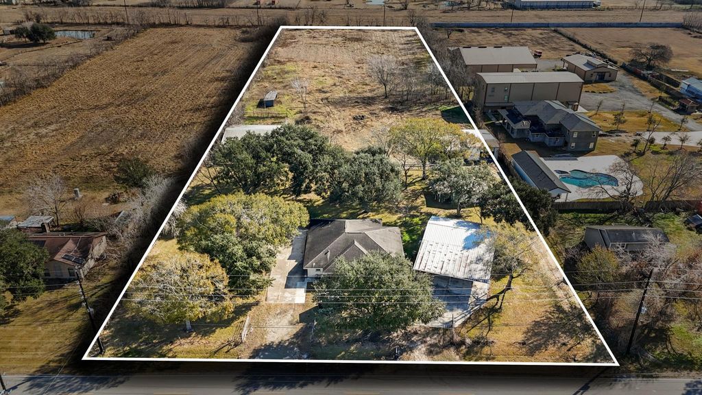 Photo of 16815 Herridge Road, Pearland, TX 77584 (MLS # 44197751)