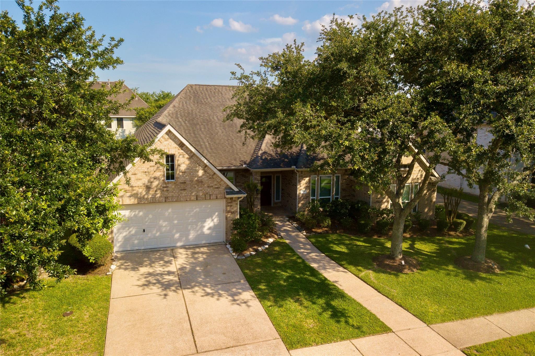 913 Elm Pointe Lane