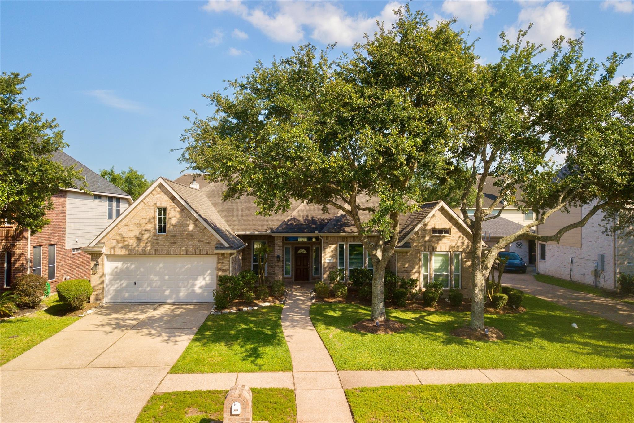 913 Elm Pointe Lane