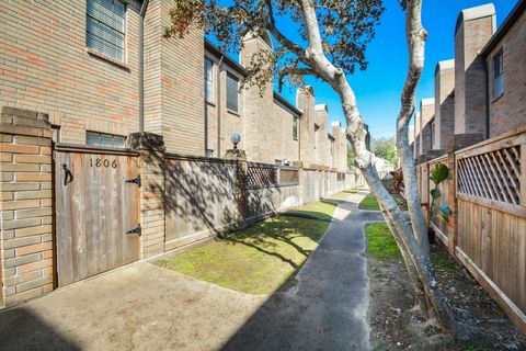 Photo of 9850 Pagewood Lane #1806, Houston, TX 77042 (MLS # 4513726)