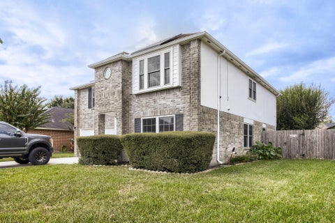 Photo of 21603 Long Castle Drive, Spring, TX 77388 (MLS # 60497290)