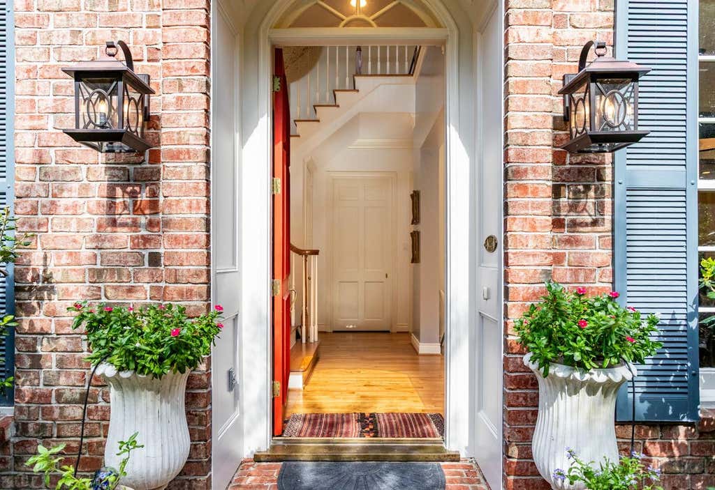 Photo of 5811 Tanglewood Park Street, Houston, TX 77057 (MLS # 38073064)