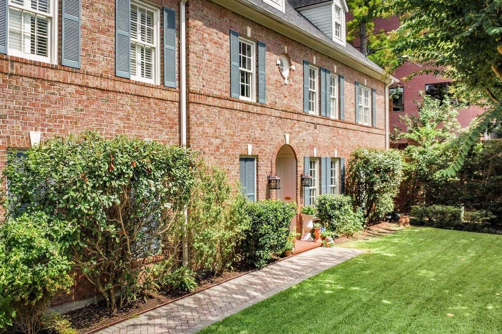 Photo of 5811 Tanglewood Park Street, Houston, TX 77057 (MLS # 38073064)