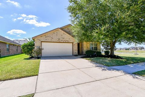 Photo of 2023 Manchester Crossing, Fresno, TX 77545 (MLS # 19124841) Photo of 2023 Manchester Crossing, Fresno, TX 77545 (MLS # 19124841)