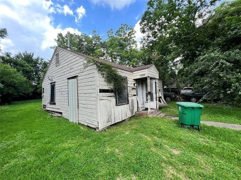 Photo of 3511 Bain Street, Houston, TX 77026 (MLS # 29377337)