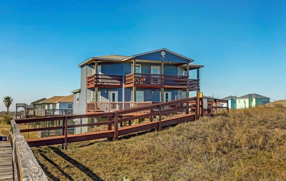 601 Wave Court