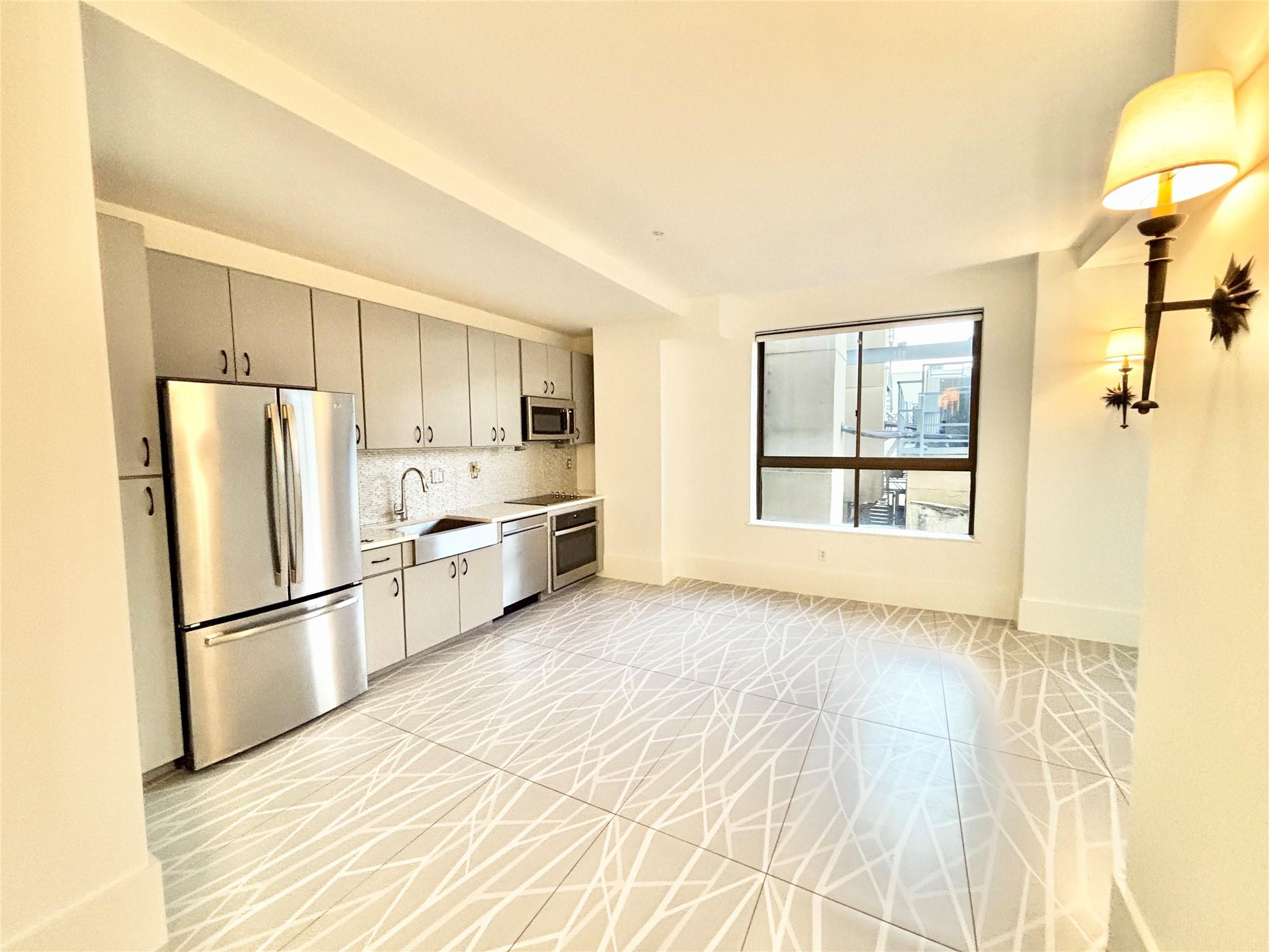 2201 Market Street 507